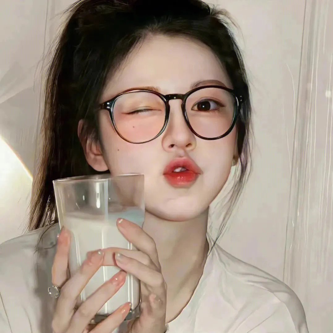 男人转化出机器人铠装